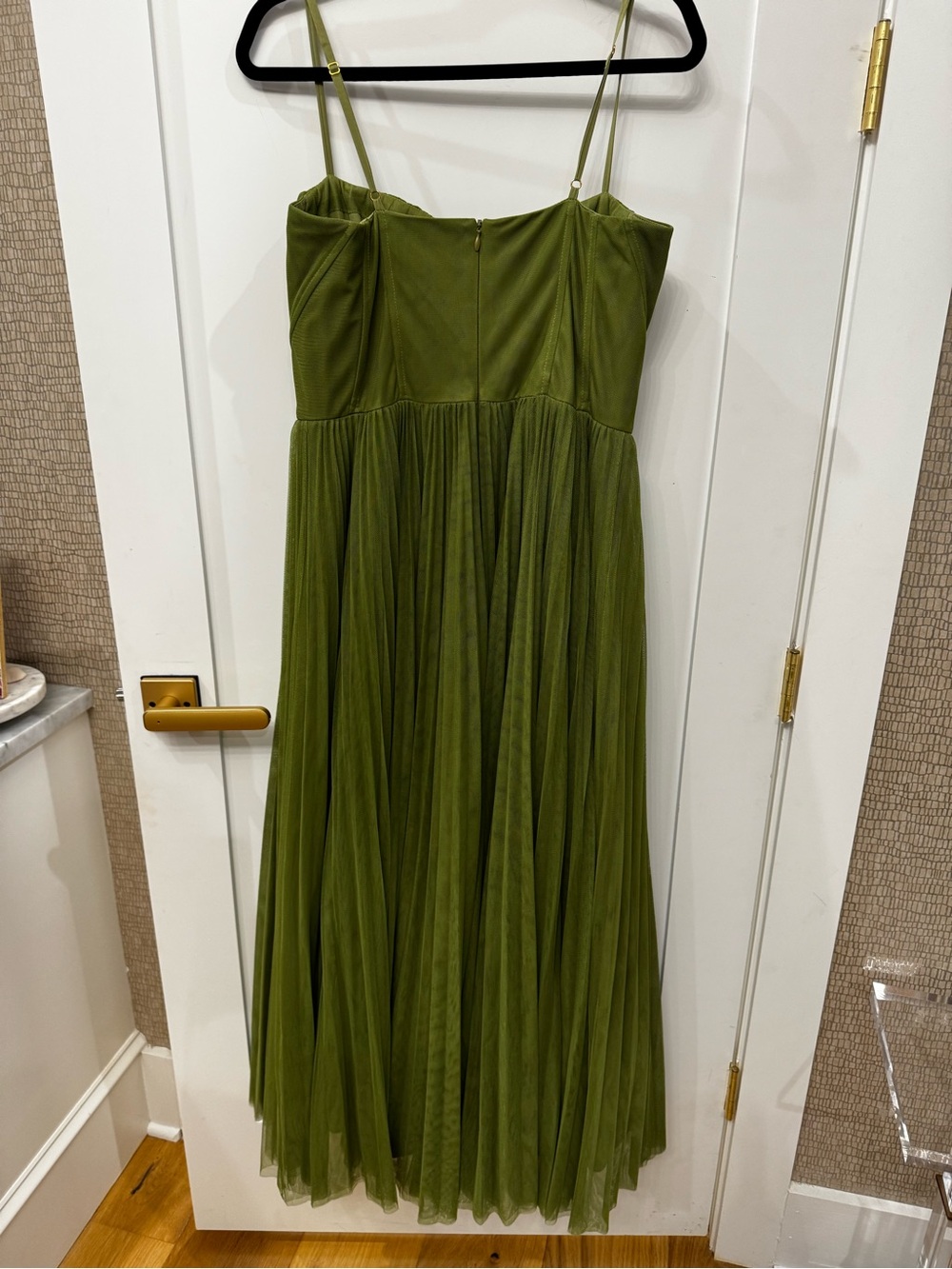 Hutch Olive Green Pleated Midi Dress - Picture 5 of 7